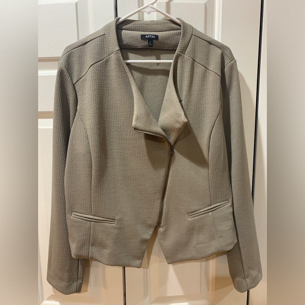 Apt 9 jacket sixe XL